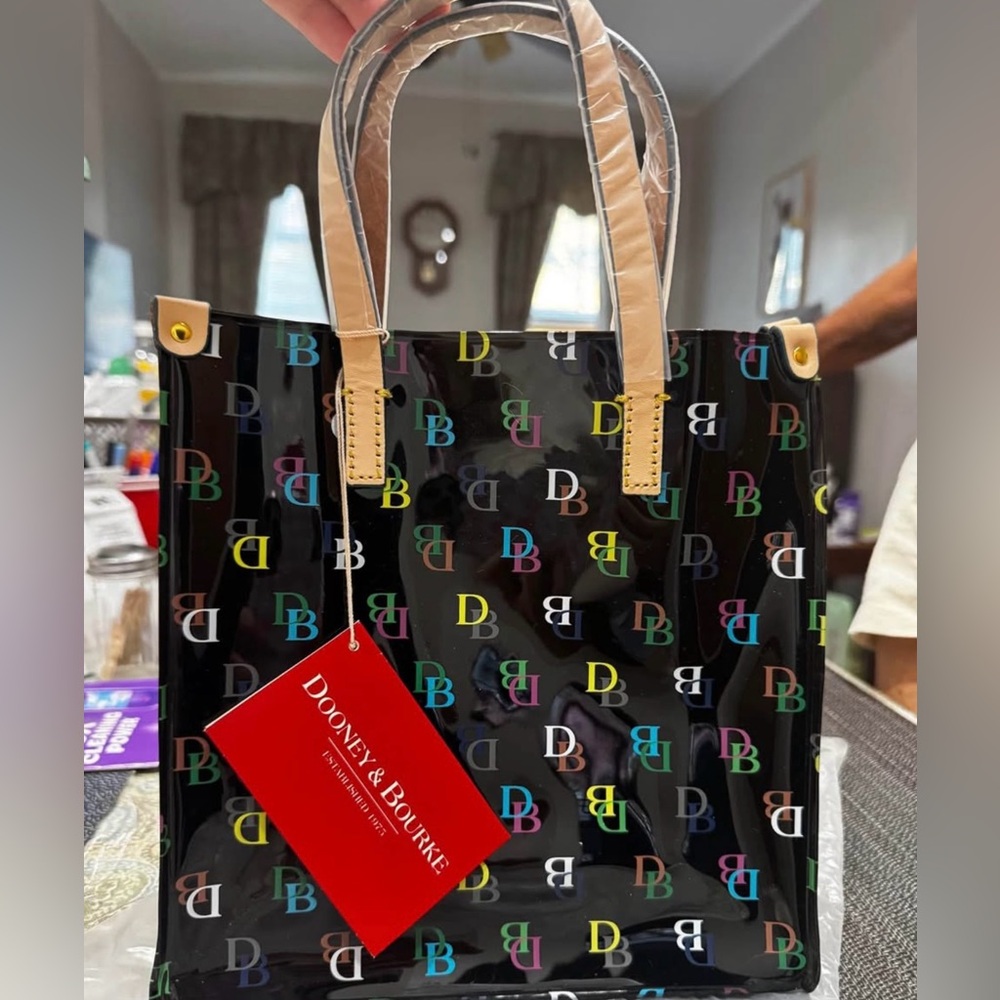 Dooney & Bourke It Lunch Bag